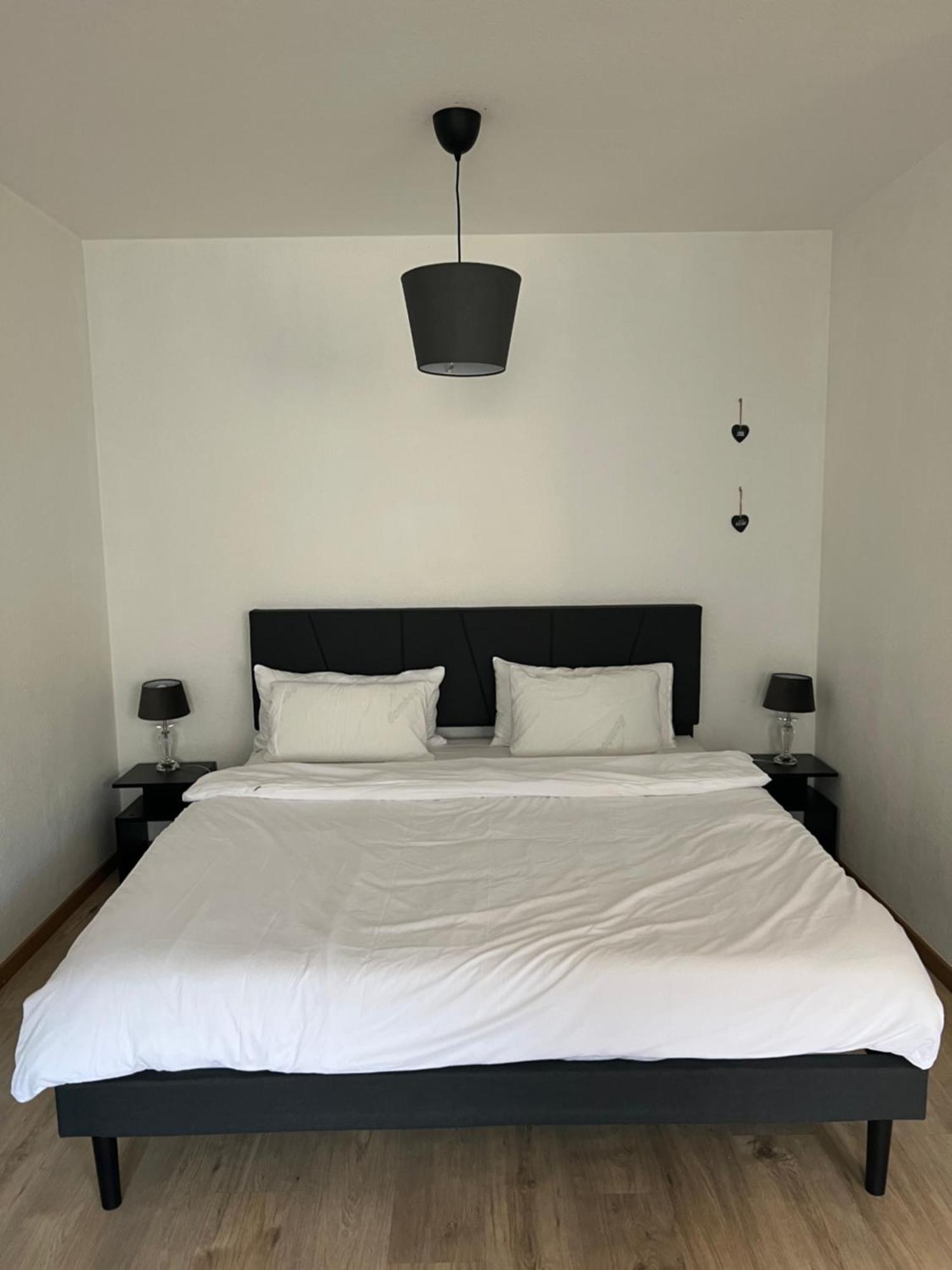 Tmj Apartment 1 Düsseldorf Buitenkant foto
