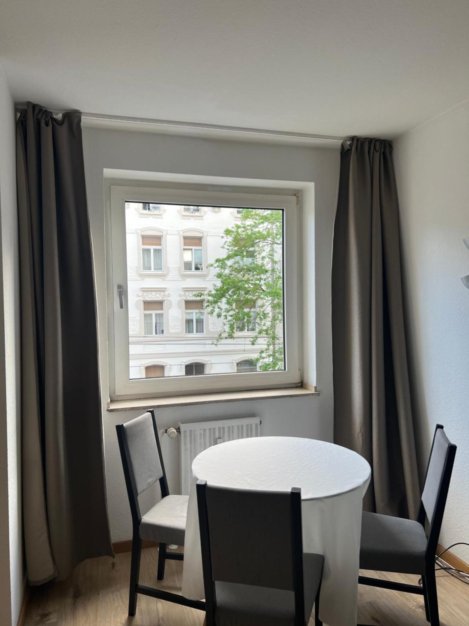 Tmj Apartment 1 Düsseldorf Buitenkant foto