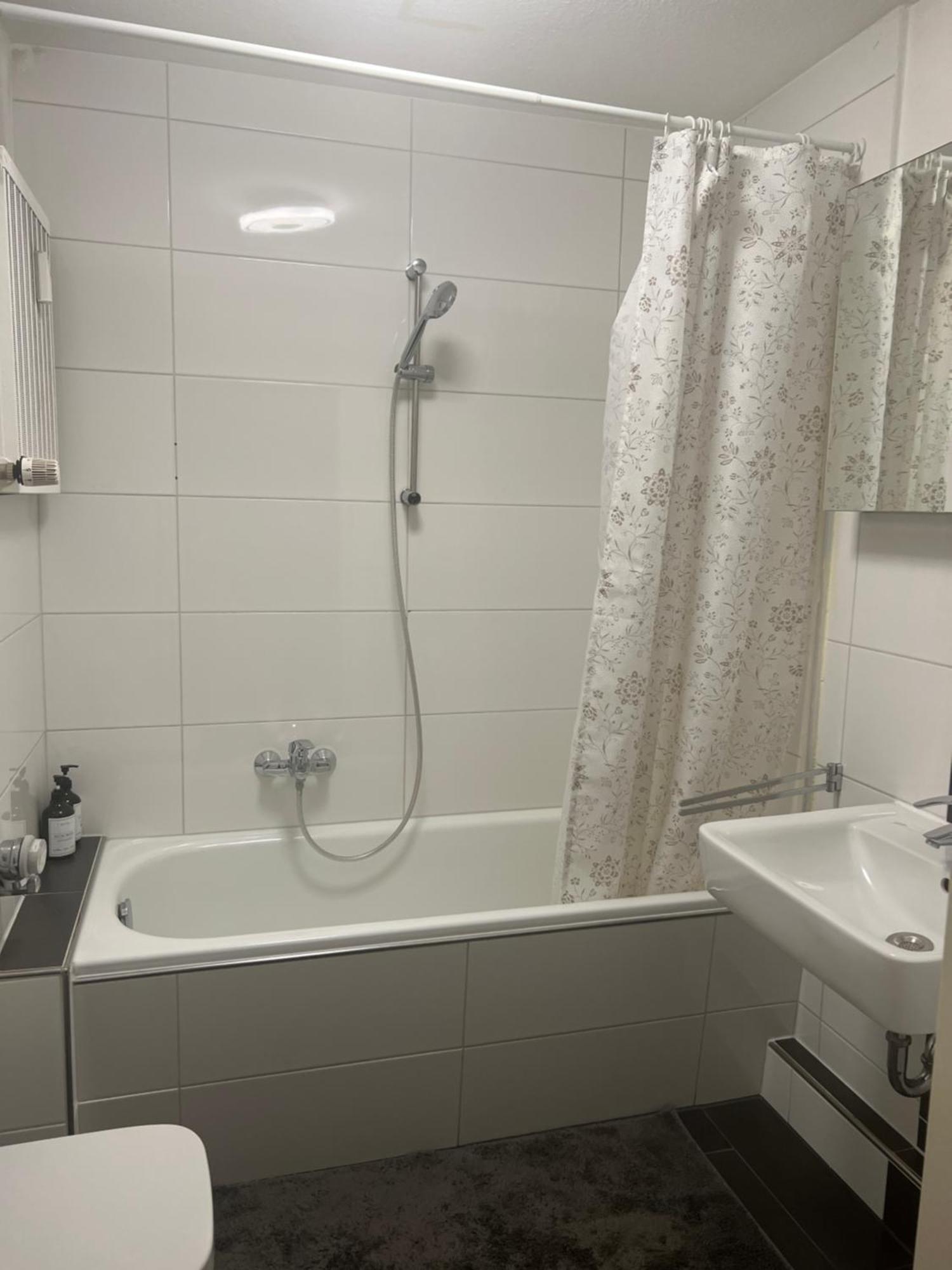 Tmj Apartment 1 Düsseldorf Buitenkant foto