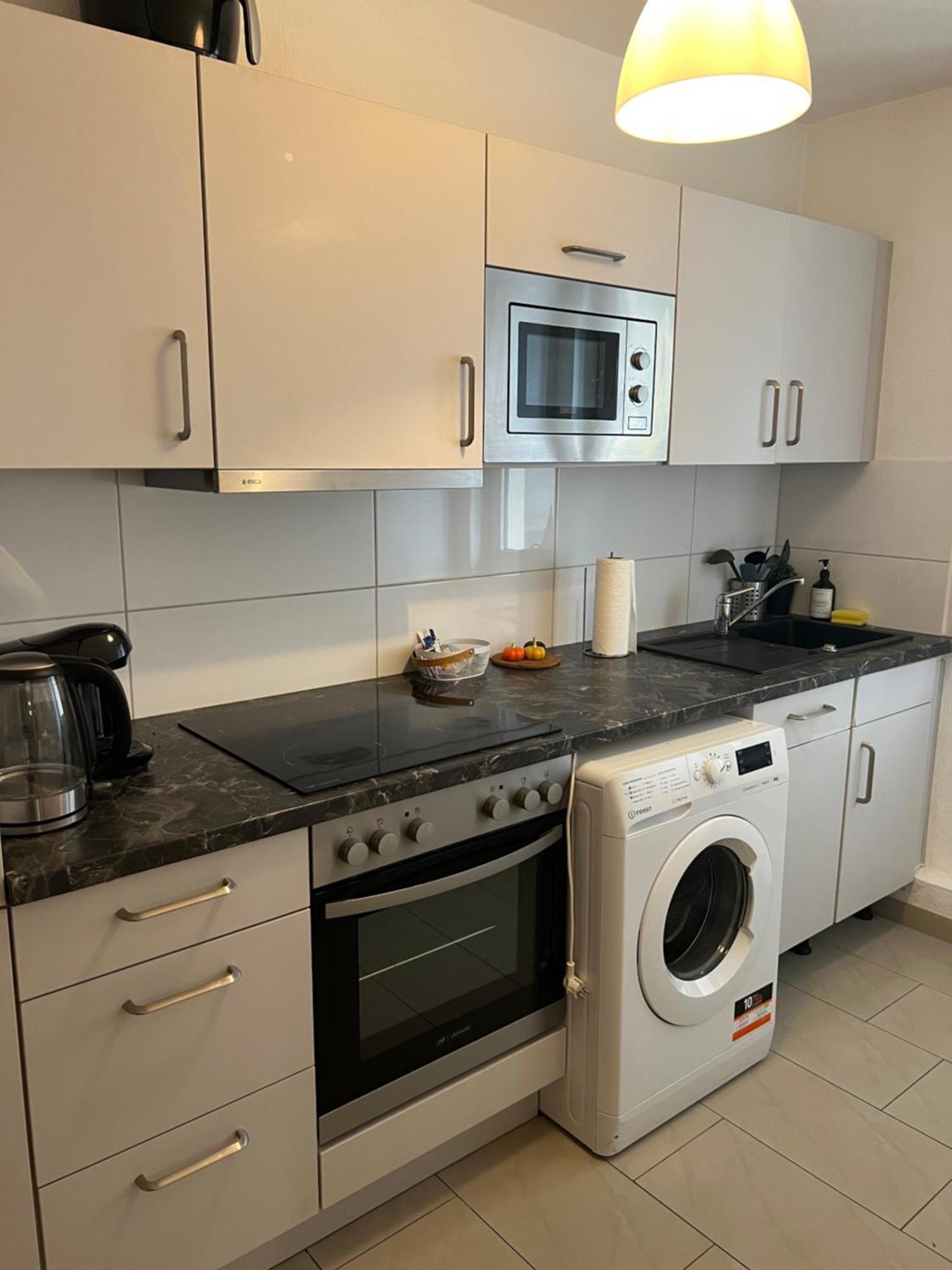 Tmj Apartment 1 Düsseldorf Buitenkant foto